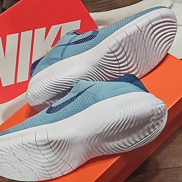 Nike sneakers - Picture 2 of 3